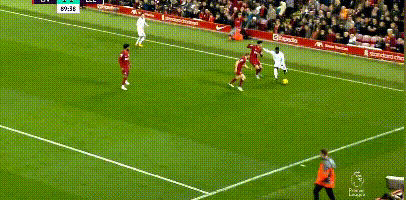 脚步不够快！首发的杨瀚森侧移被吹阻挡 4分钟不到累积2犯被换下