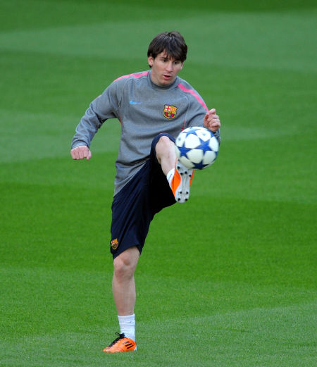 媒体人：山西男篮下午登上了前往杭州飞机，准备12日揭幕战