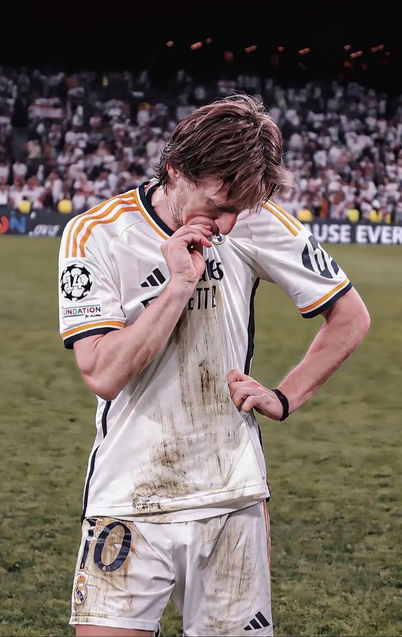 巴媒：若昂-戈麦斯的谈判有进展，曼联希望新年前能敲定交易