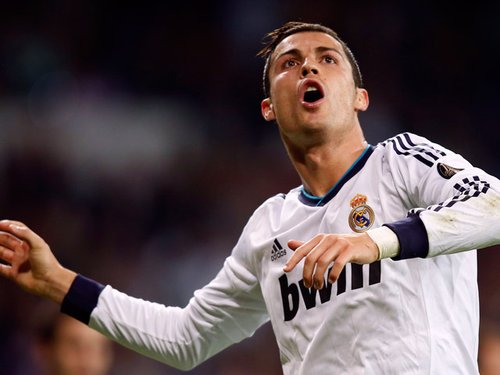 阿森纳主场遭维拉逆转，失去三分，表现不佳，球迷失望。